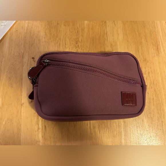 Rad Rev Neoprene Sling in Berry - Picture 2 of 6